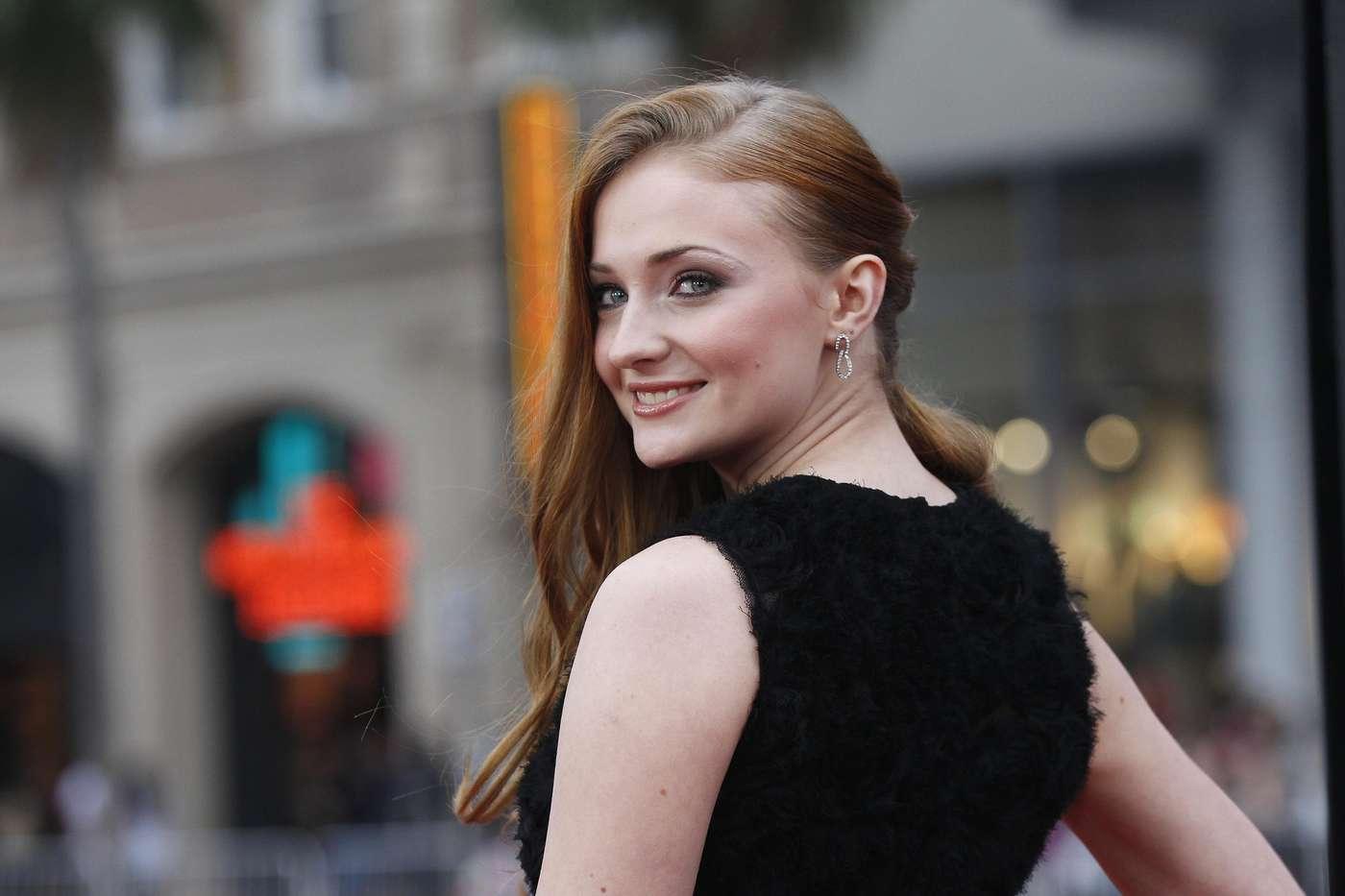 權力遊戲飾演Sansa Stark的女星Sophie Turner現年27歲。(Sophie Turner IG)