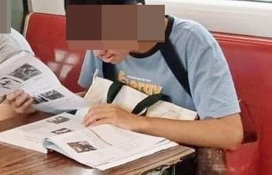 有網民留意到青年嘴唇發白。(網上截圖)