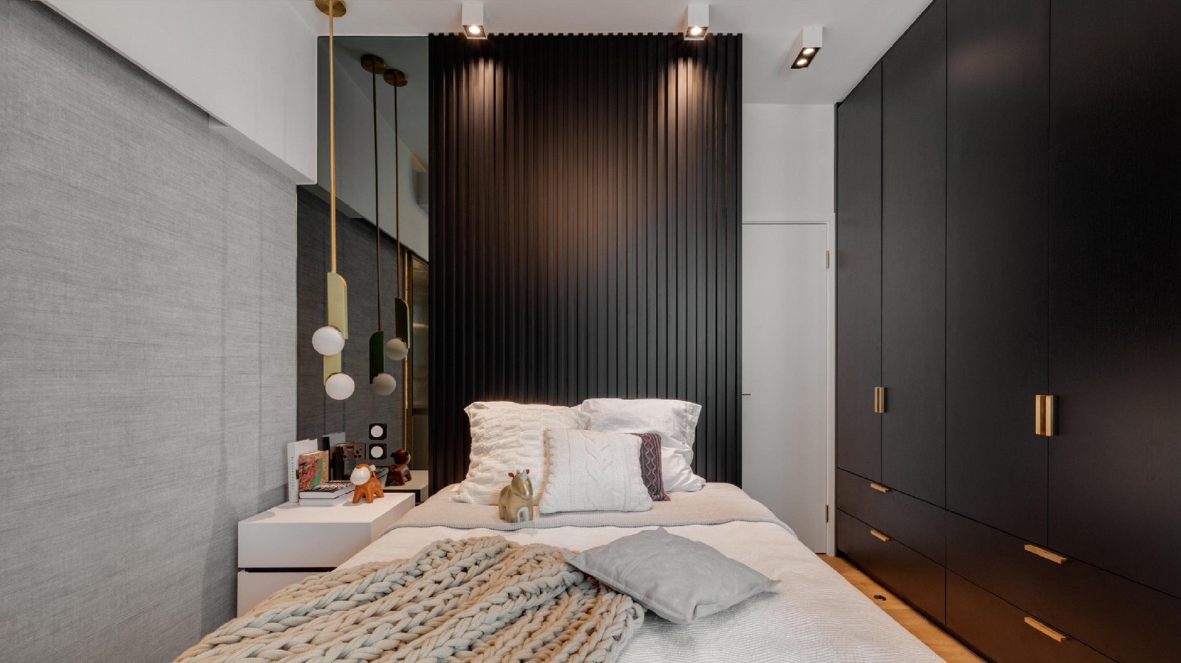 睡房設有大型衣櫃,收納空間充裕。