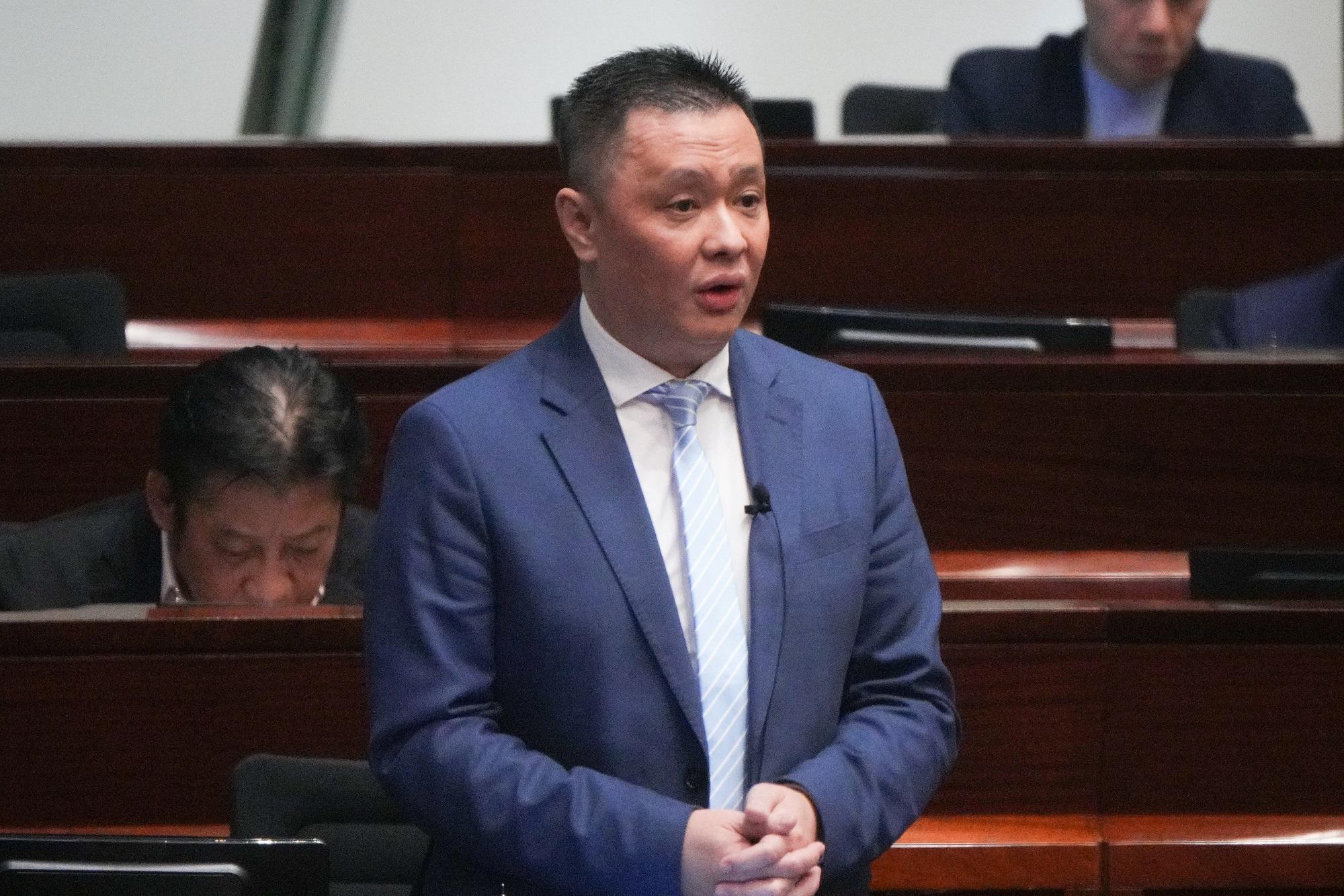 玫瑰崗中學停辦|鄧飛指「走得快好世界」 建議盡快轉校更有保障