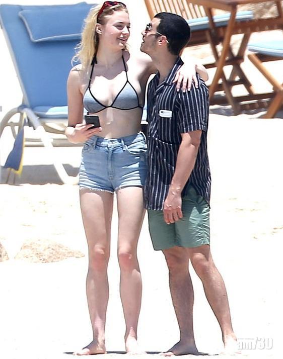 權力遊戲》女星Sophie Turner與Joe Jonas拍拖1年後結婚,但4年後離婚收場