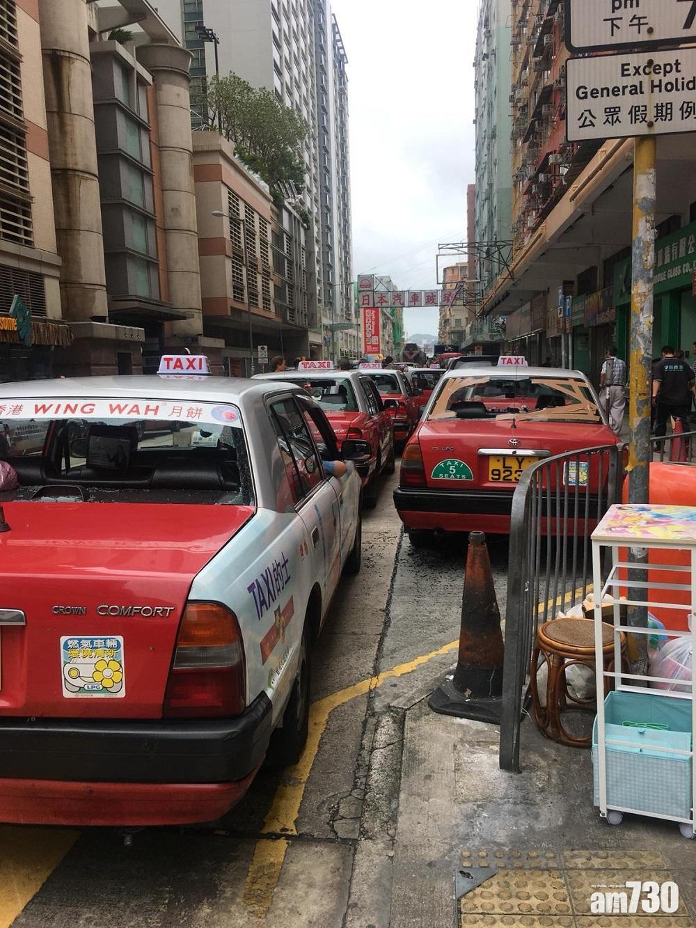 過往的超強颱風山竹亦對香港破壞嚴重,的士甚至要排隊換玻璃。(資料圖片)