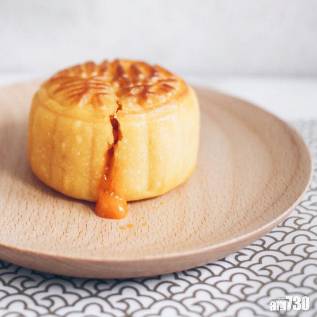流心奶黃月餅可以說是近年中秋節的必買月餅。