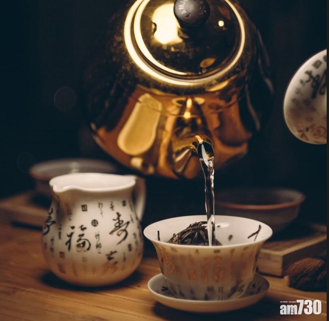 流心奶黃月餅配上同樣濃郁的烏龍茶一流!