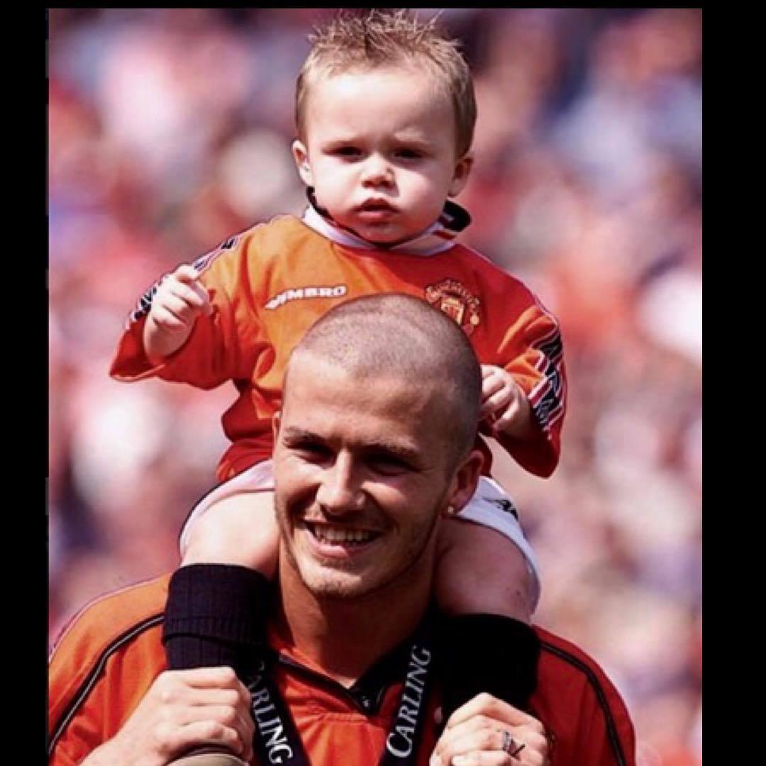 前曼聯球星碧咸(David Beckham )形象百變。(碧咸FACEBOOK)