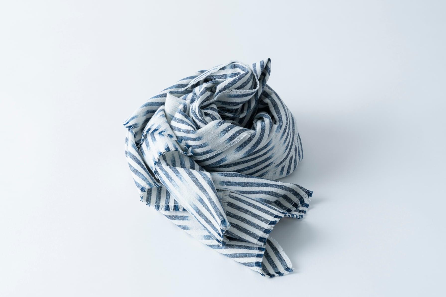 Heredia Bingo Kasuri 披肩 (HK$1,099)