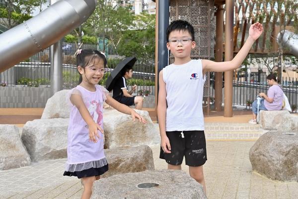 渠務署泵房上建公園 甯漢豪:項目體現一地多用 提供意想不到休憩空間 (政府新聞網圖片)