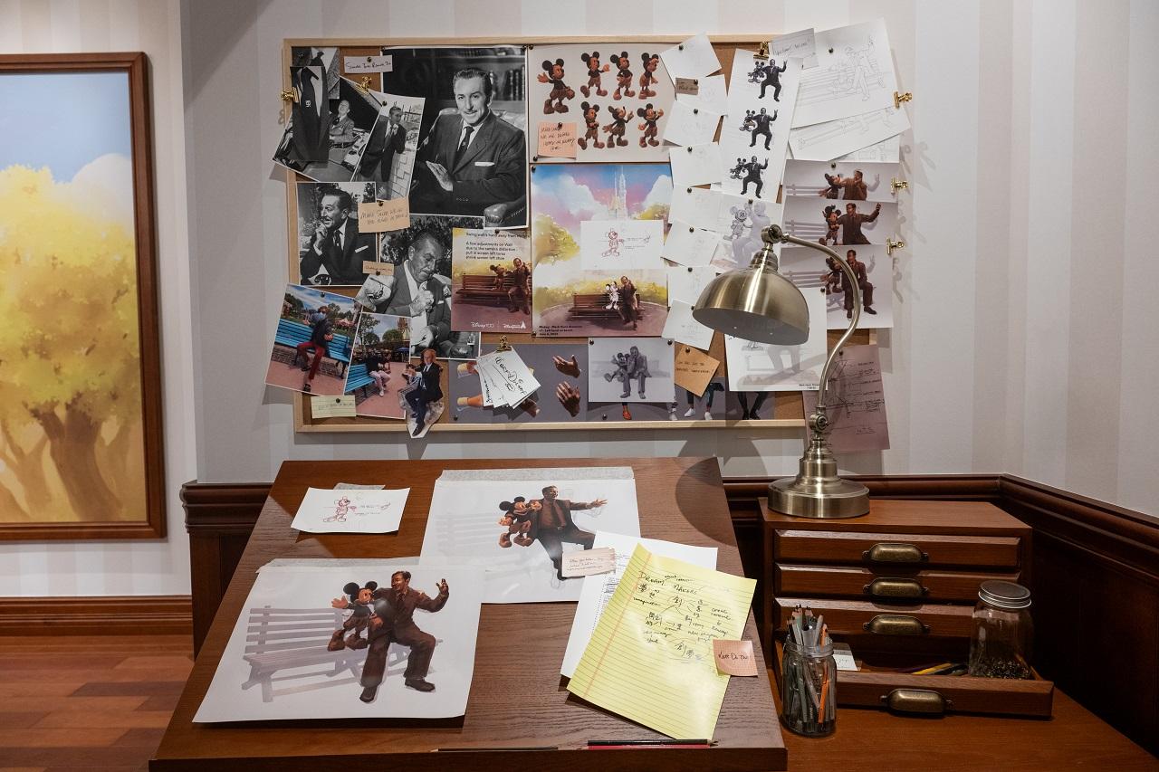 香港迪士尼「創夢家」銅像10月與公眾見面 製作團隊︰隱含不少彩蛋待粉絲發掘(陳奕釗攝)
