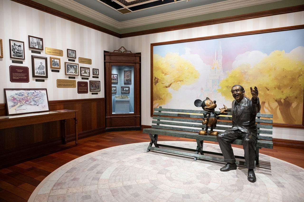 香港迪士尼「創夢家」銅像10月與公眾見面 製作團隊︰隱含不少彩蛋待粉絲發掘(陳奕釗攝)