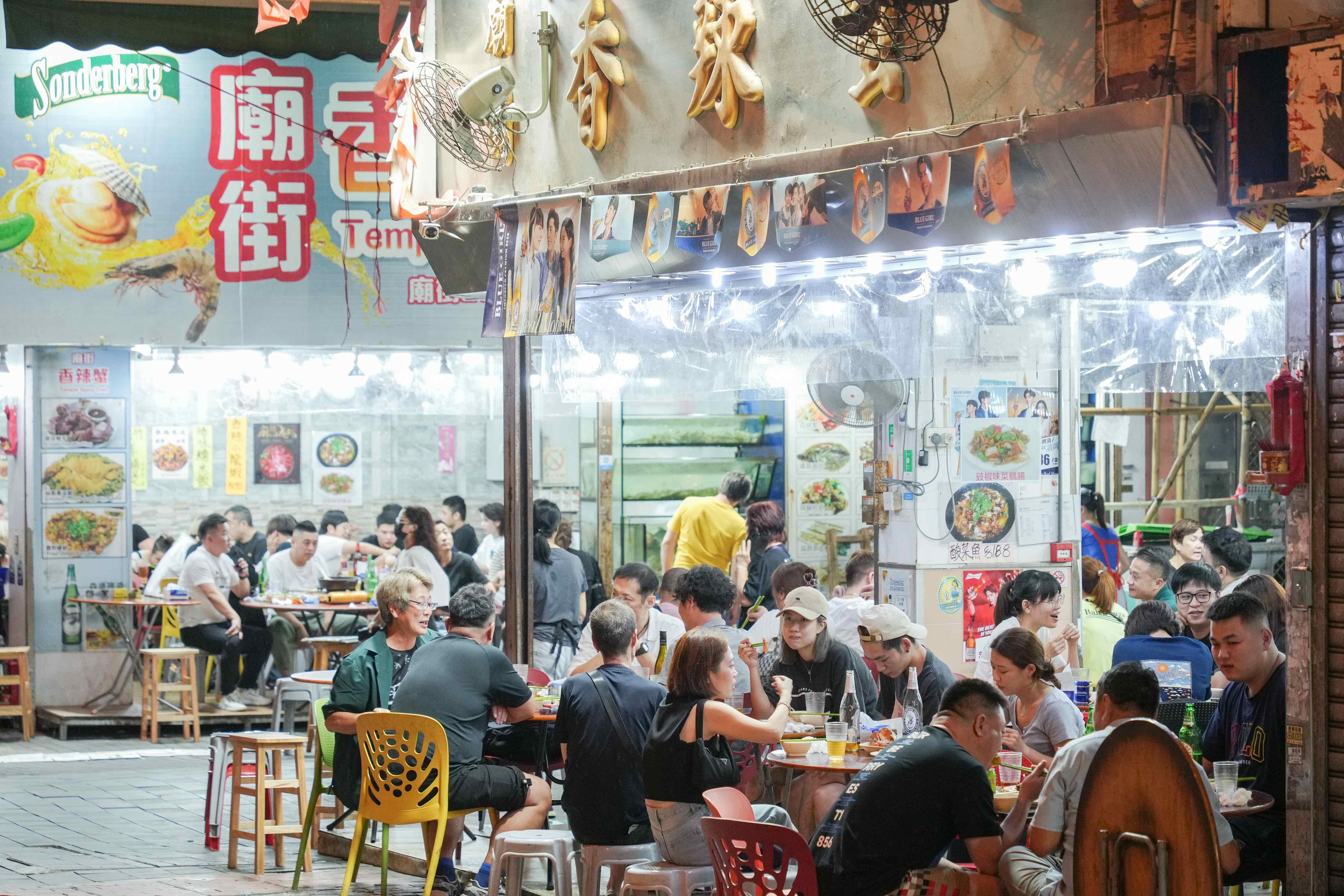 香港夜繽紛|廟街商會指正與政府商討11月設美食街
