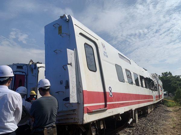 當局本月兩度搜尋普悠瑪列車車廂,發現13塊細小碎骨及一顆疑似牙齒 (網上圖片)