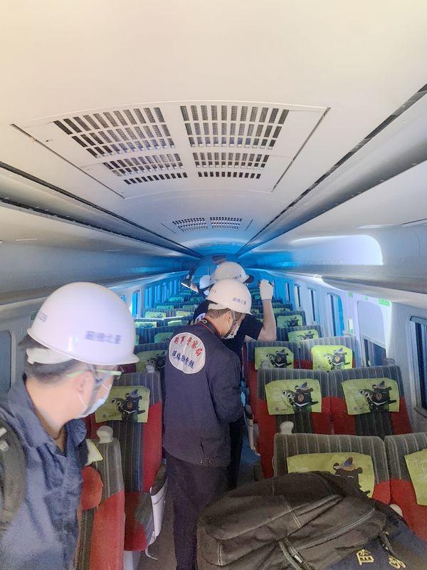 當局本月兩度搜尋普悠瑪列車車廂,發現13塊細小碎骨及一顆疑似牙齒 (網上圖片)