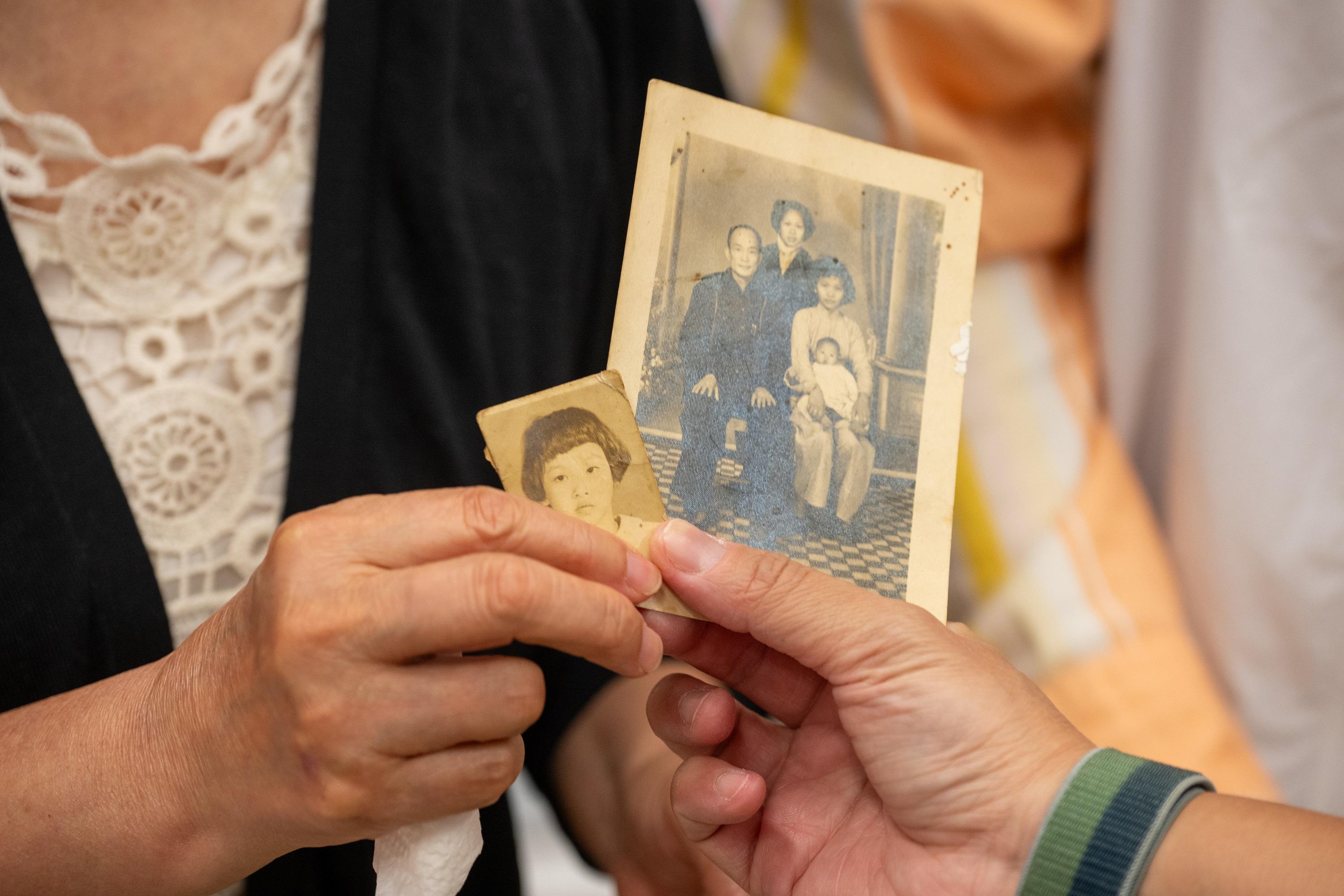 林女士盼早日與家人團聚。(陳奕釗攝)