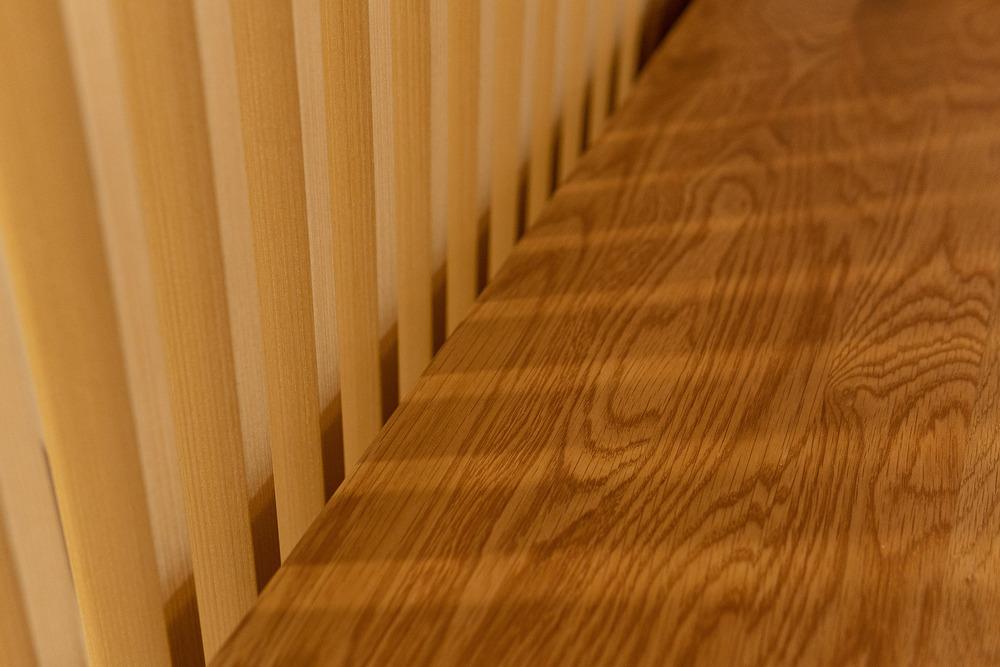 木條屏風可以帶出若隱若現的效果,表現出日式設計隱晦、低調的個性