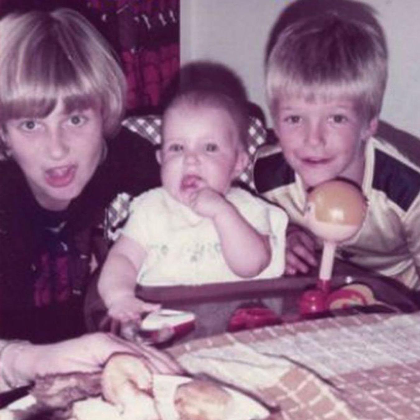 前曼聯球星碧咸(David Beckham )兒時照。(碧咸FACEBOOK)