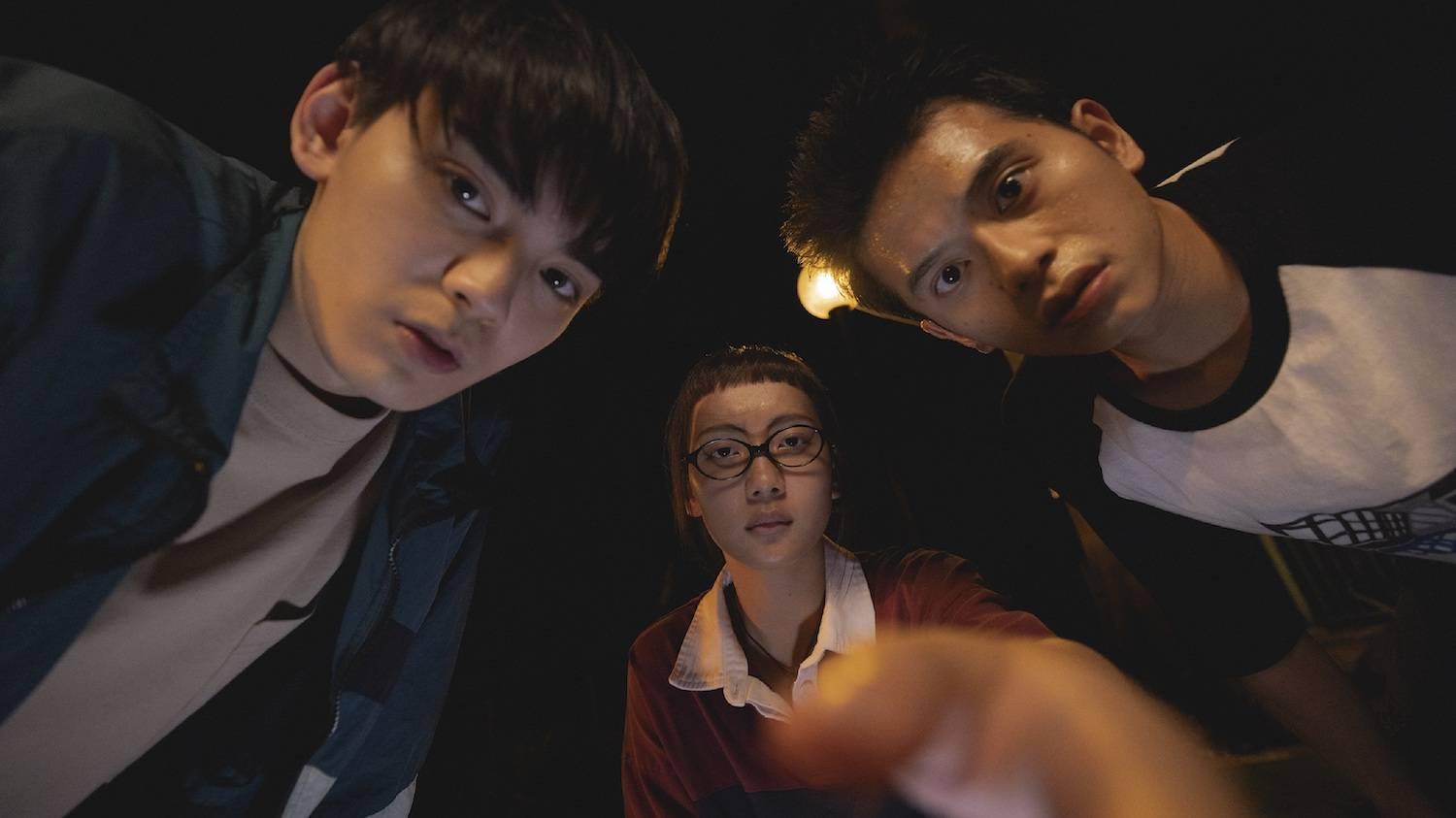 《那年盛夏我們綻放如花》改編自網絡小說《已讀不回死全家》