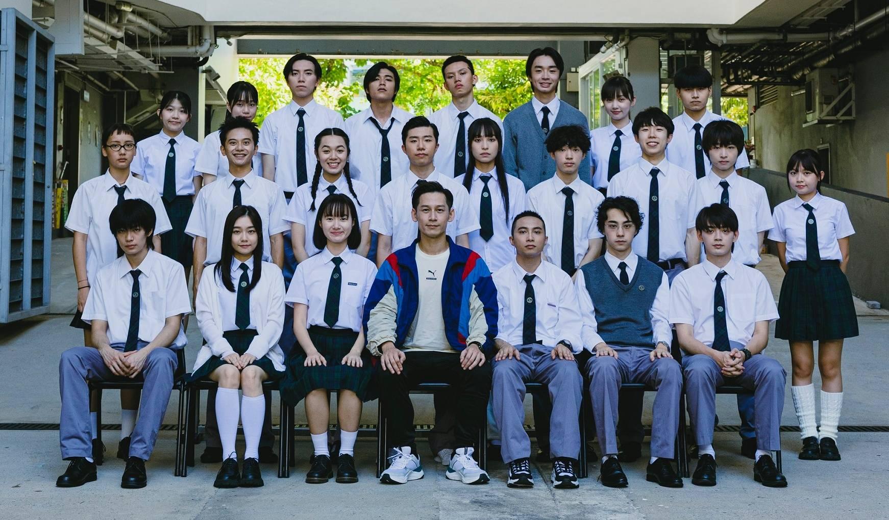 《那年盛夏我們綻放如花》改編自網絡小說《已讀不回死全家》