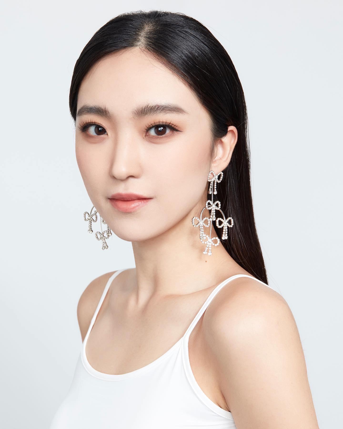 梁庭欣Verna代表香港參選國際小姐(梁庭欣Verna IG)