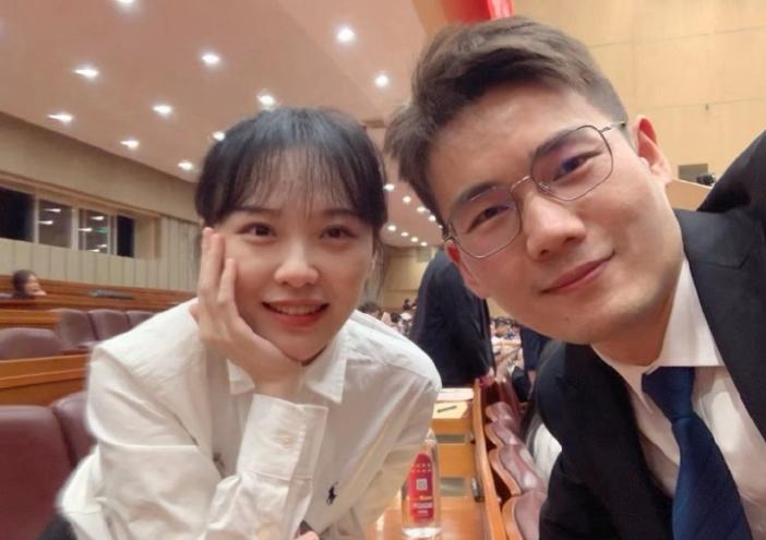 抖音網紅黃老師facebook照(音樂老師花開富貴fb)