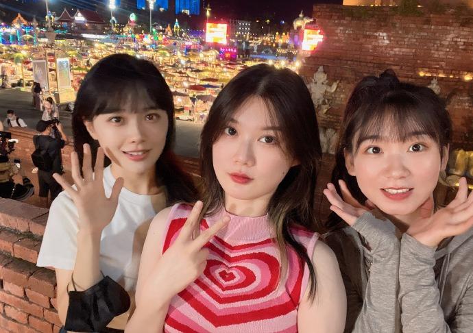 抖音網紅黃老師facebook照(音樂老師花開富貴fb)