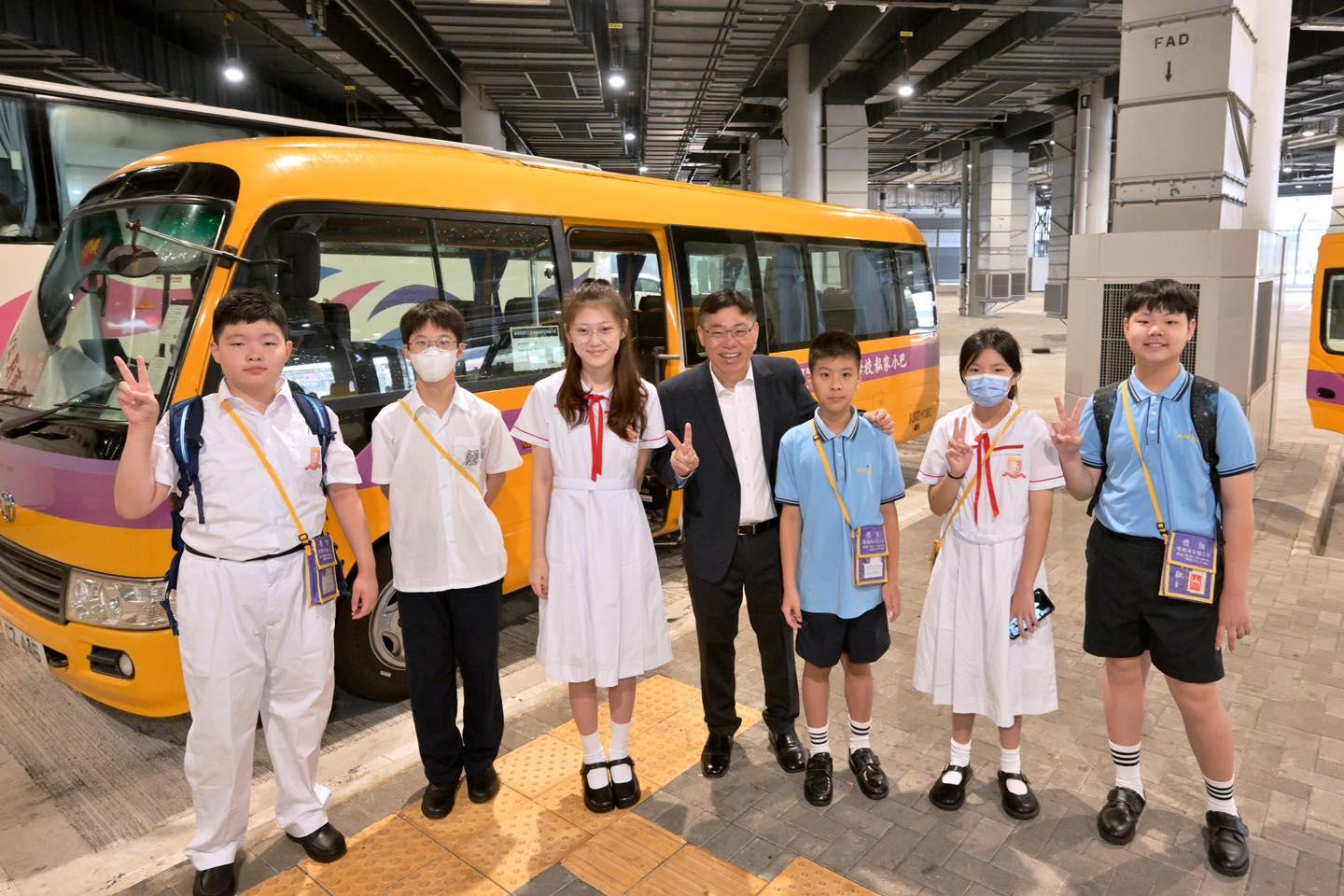 林世雄到香園圍邊境管制站公共運輸交匯處視察(運輸及房屋局Facebook圖片)