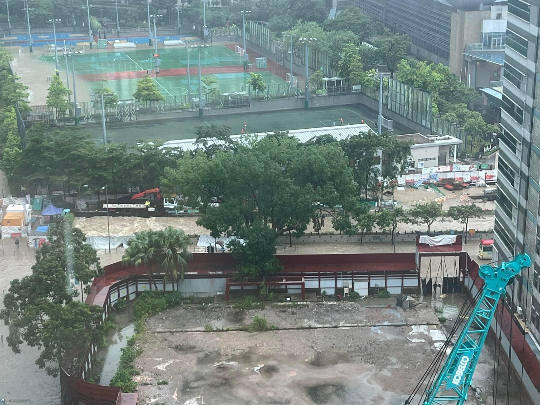 觀塘多處水浸(fb「車cam L(香港群組)」圖片)