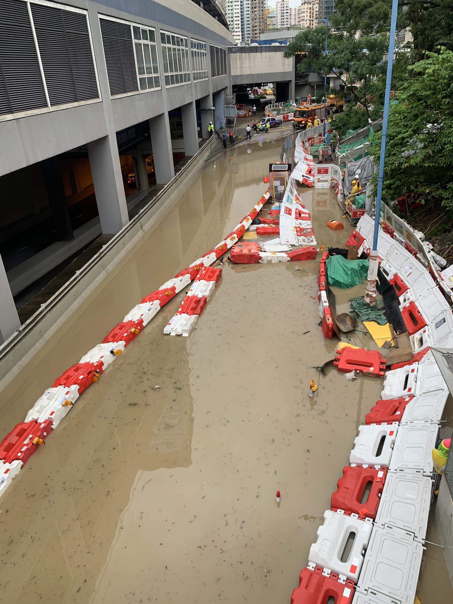 觀塘多處水浸(fb「馬路的事 (即時交通資訊台)」圖片)