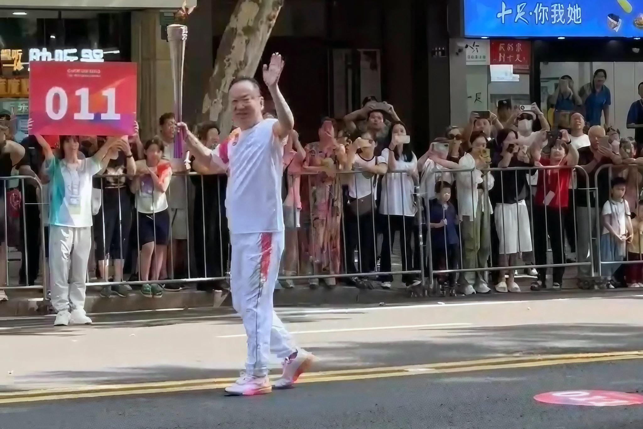 杭州亞運立會議員陳仲尼任紹興站火炬手 被問邊位?|Ray Online(陳仲尼Fb圖片)