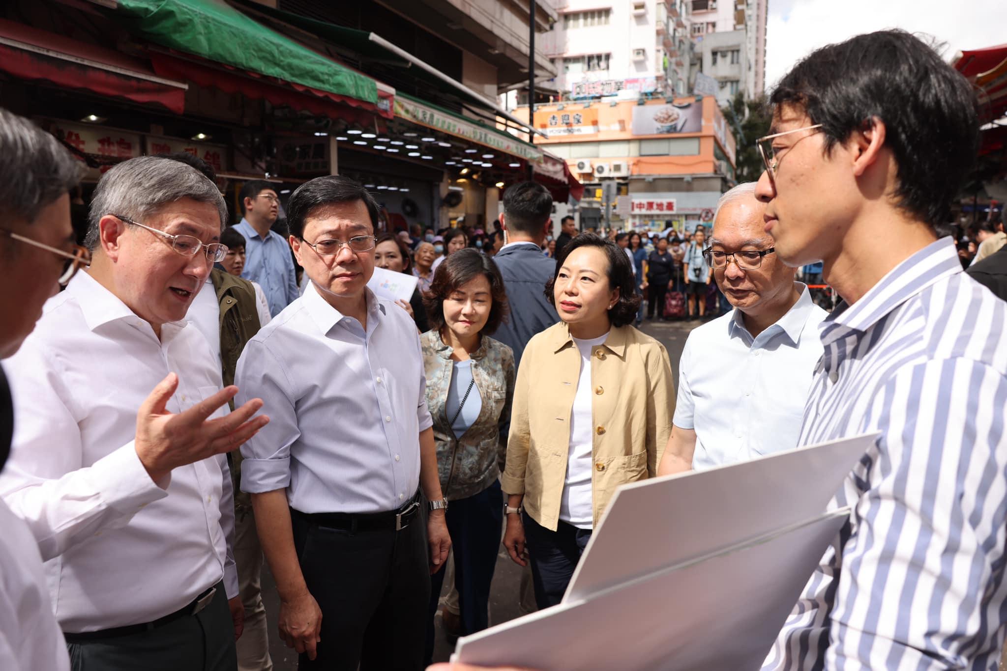 施政報告2023|李家超元朗新街視察衞生黑點 指衞生及阻街問題得到妥善解決 (@fb 李家超 John KC Lee)