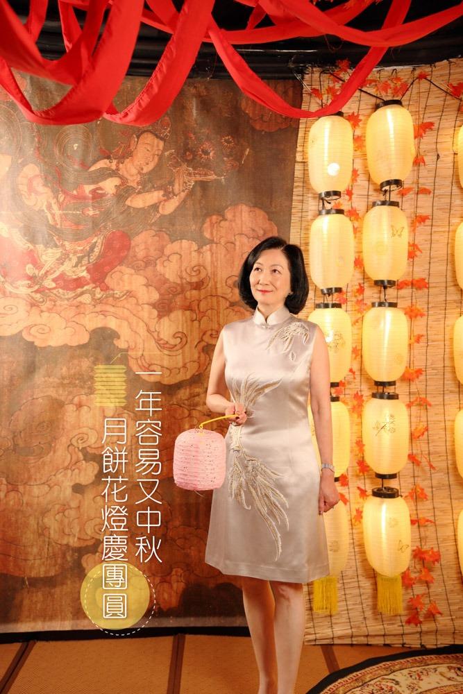 葉劉中秋節再有旗袍「福利圖」 鄧炳強燈籠街攬狗打卡|Ray Online