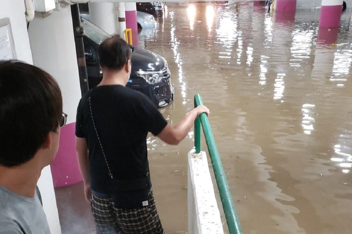 黑雨|柴灣環翠邨有停車場水浸。(網民Joanne Wong@FB群組「柴灣人柴灣事」)