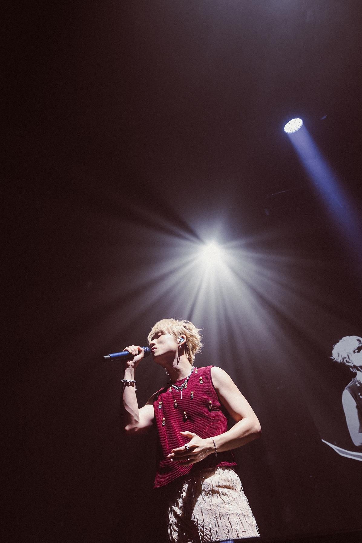 邱鋒澤用了一個月苦練廣東話,為香港鋒蜜送上《年青有為》的粵語版《一表人才》,他透露自己。