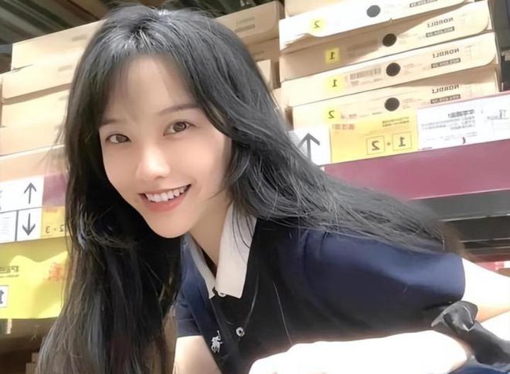 抖音網紅黃老師facebook照(音樂老師花開富貴fb)