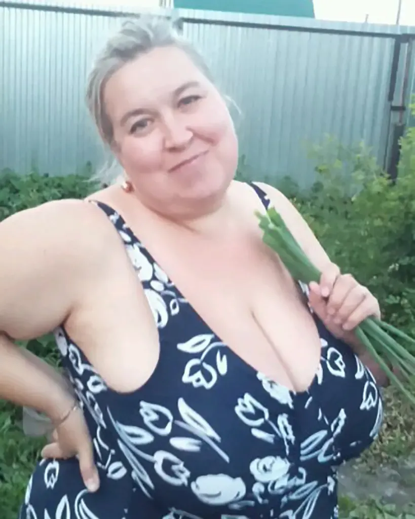 夫妻吵架|222磅俄妹妻Tatyana坐頭逼道歉 將老公Aidar活活焗死