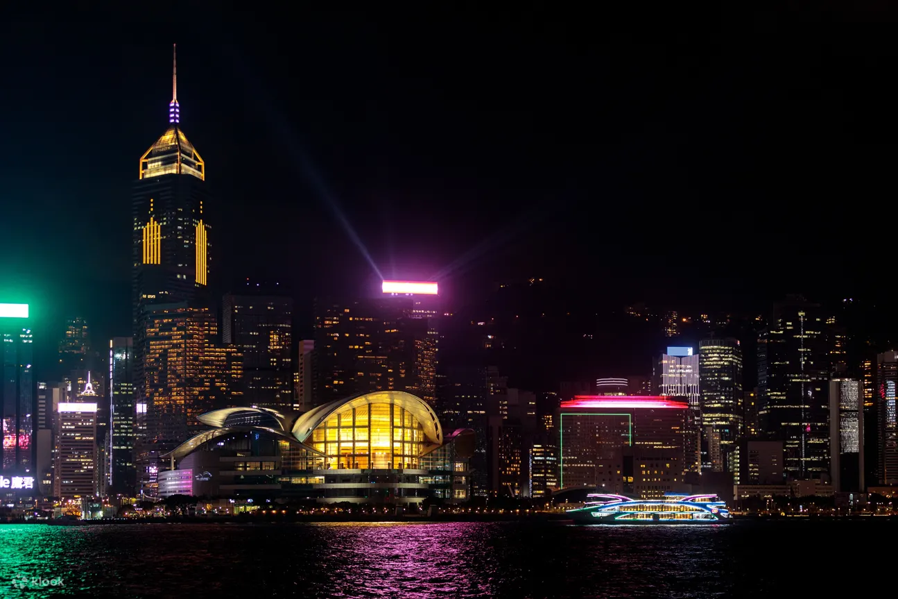 香港東方之珠維港遊 (包船上小食及飲品)