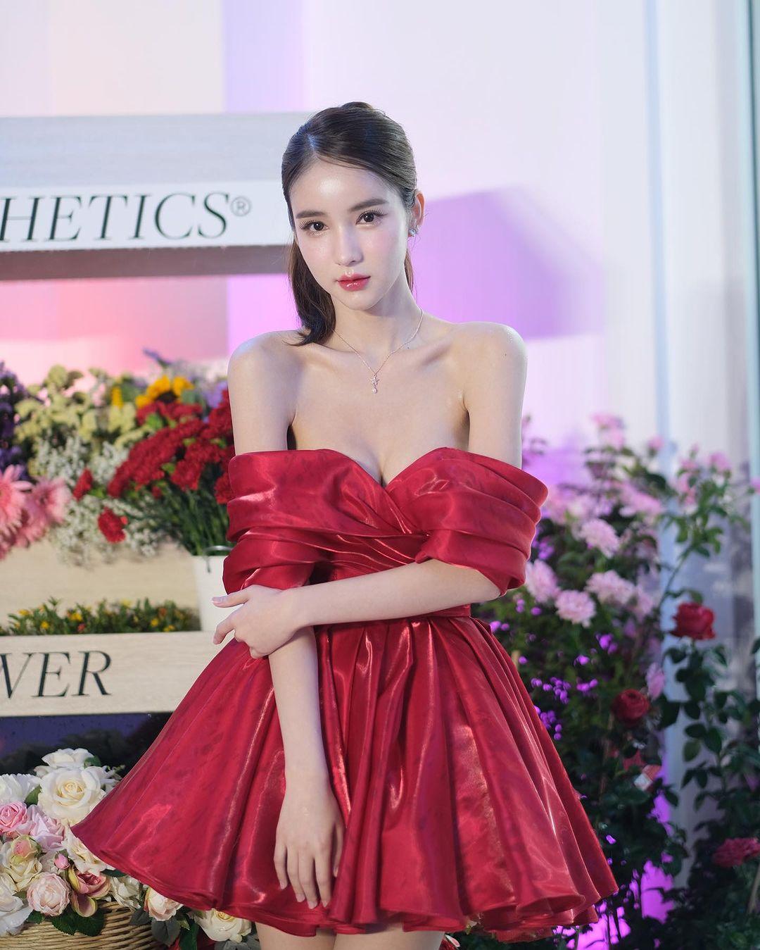 泰國最靚跨性別人士Yoshi(Rinrada Thurapan) IG252萬追蹤(Rinrada Thurapan IG)