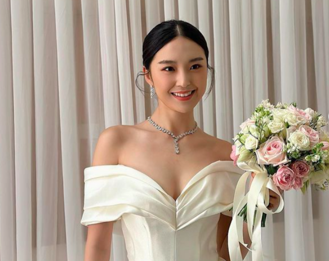 梁庭欣Verna代表香港參選國際小姐(梁庭欣Verna IG)