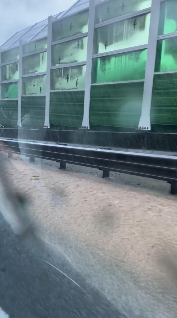 將軍澳隧道口水浸(fb「將軍澳主場」截圖)