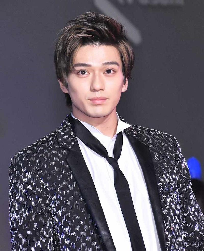 真人版《海賊王》索隆男星 新田真劍佑愛雙下巴妹