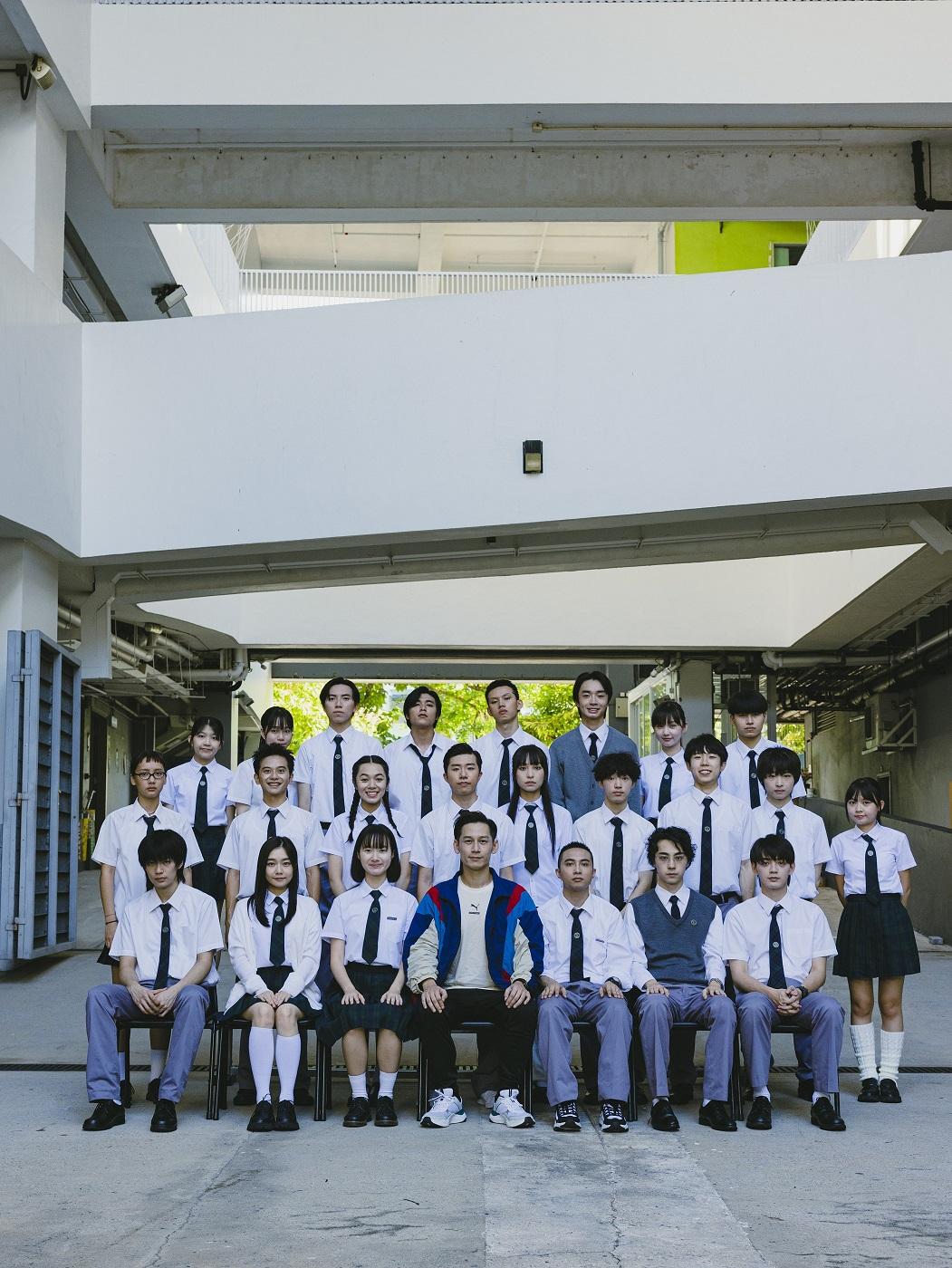 《那年盛夏我們綻放如花》改編自網絡小說《已讀不回死全家》,圍繞一班逐個爆頭死的高中生。(劇照)