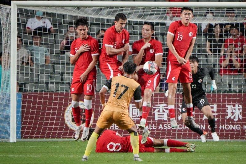 香港足球|香港隊友賽10球狂數文萊,文萊少有的攻勢。(李睿哲攝)