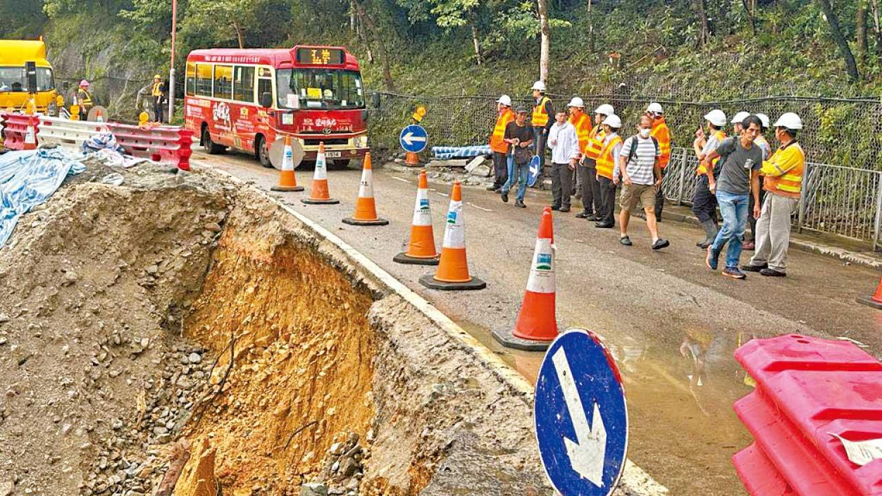 石澳道坍塌