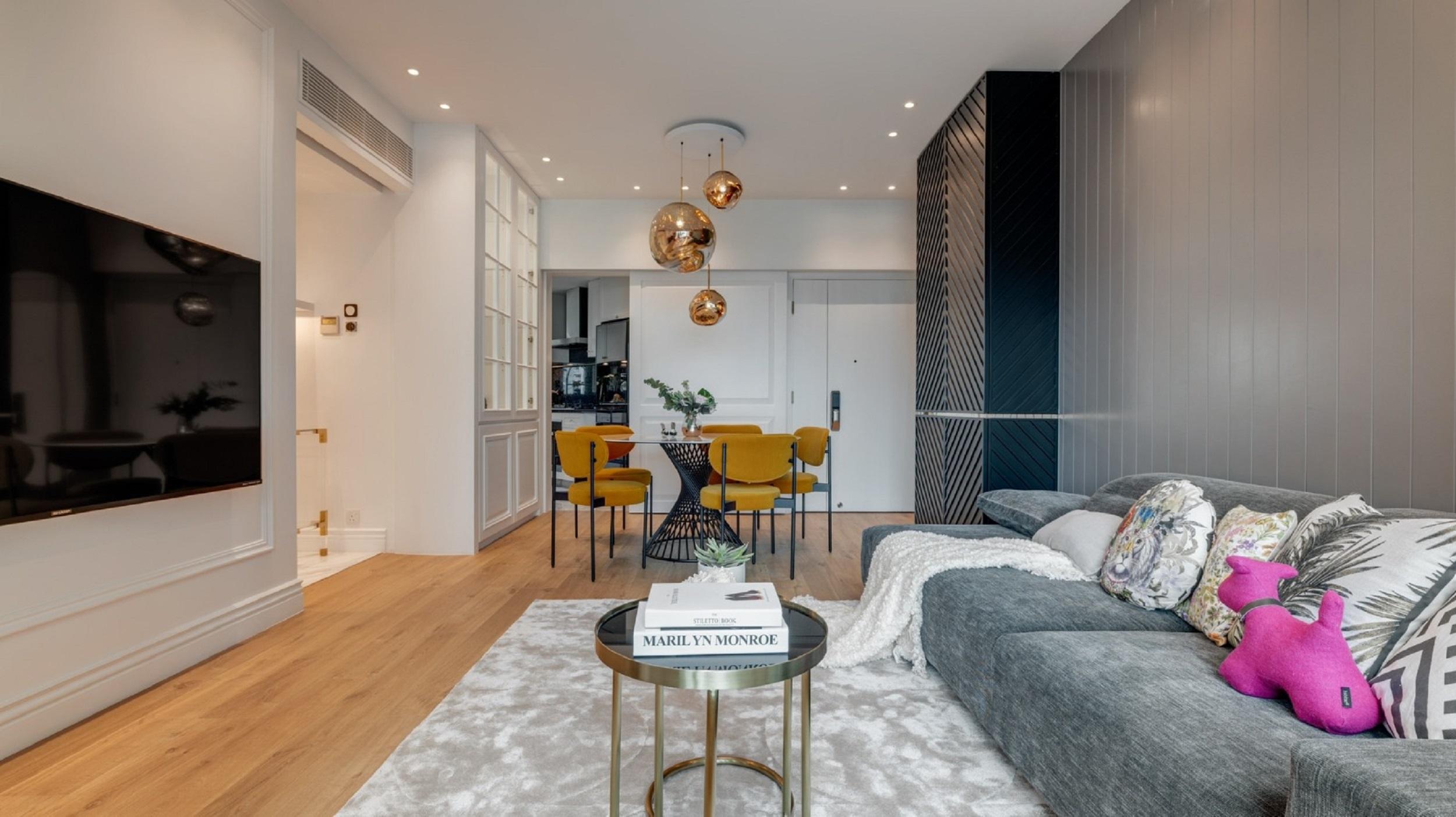 大廳的隱藏式收納空間頗多,令室內保持空間和舒適感。