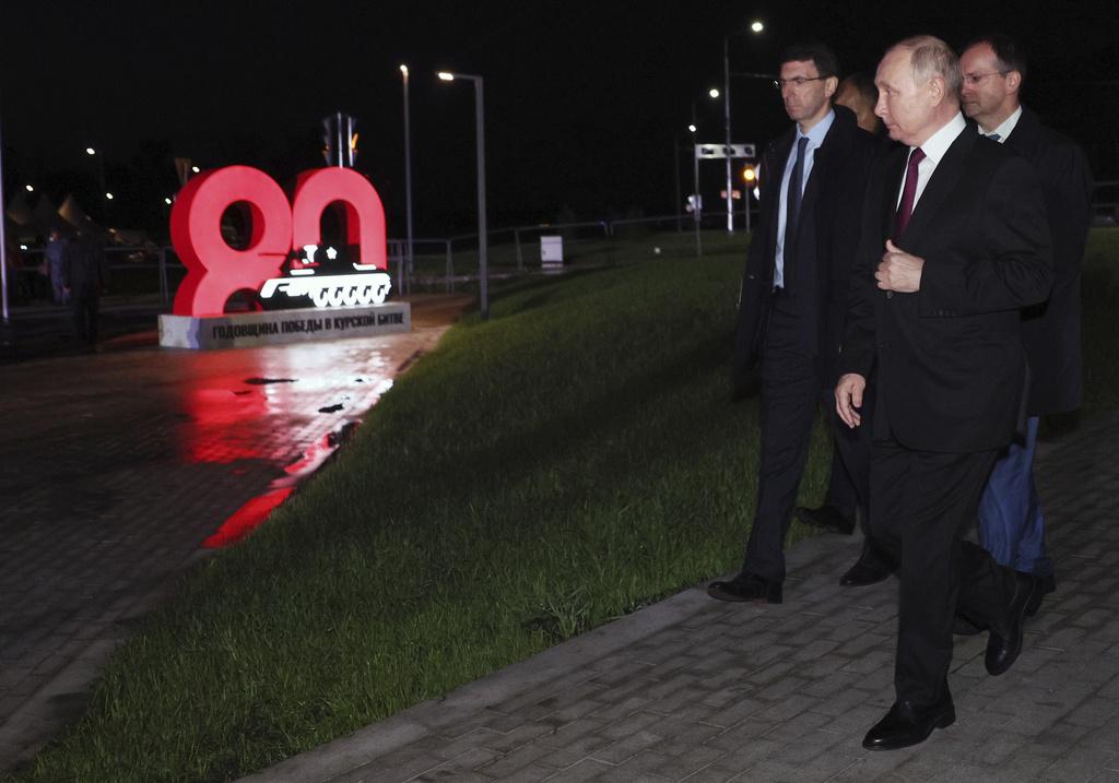 普京替身|普京近期公開露面照片。(美聯社、互聯網)