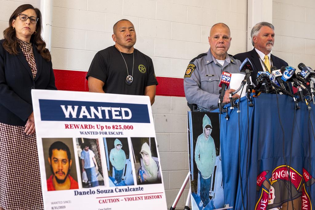 警方公布案情。(美聯社)