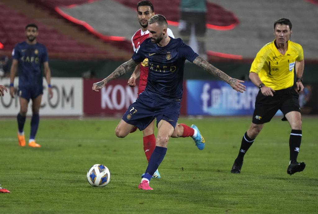 波索域在艾納斯的前線幫助大。(路透社)