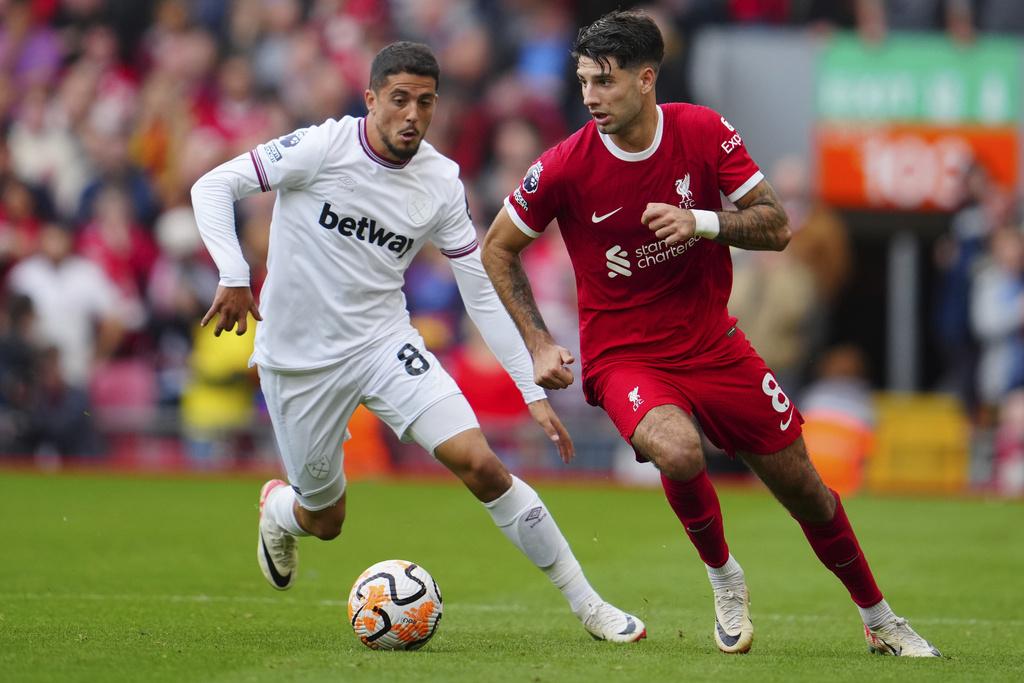 蘇保斯拉爾踢法全面,受利物浦球迷喜愛。