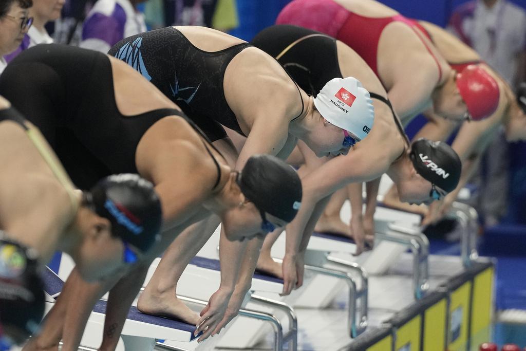 香港泳手何詩蓓在50米自由泳晉級決賽。(美聯社)