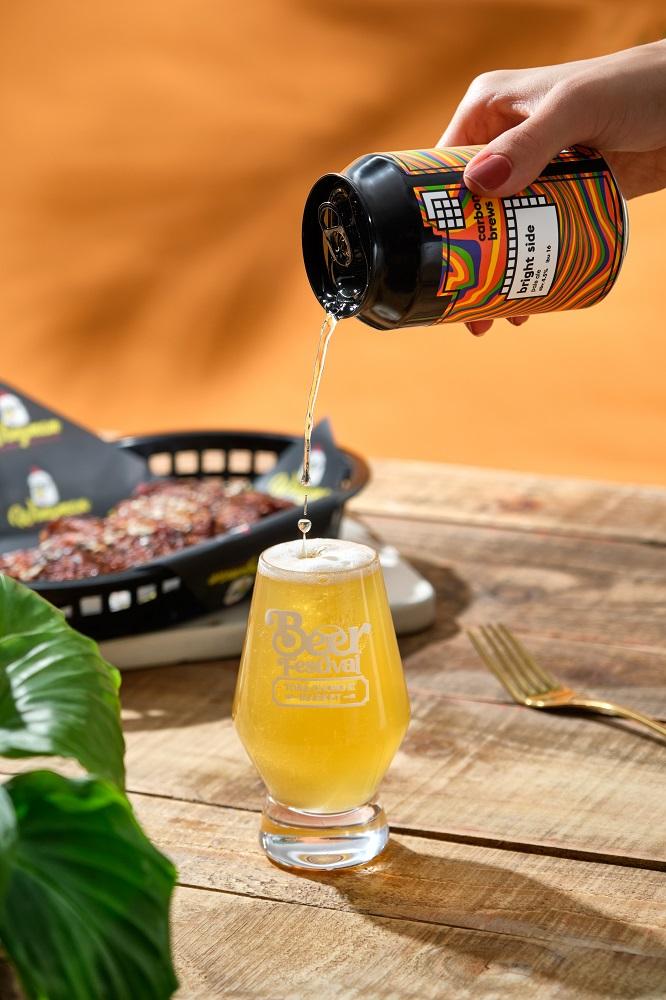 Carbon Brews|口感輕盈、順滑且清爽的Bright Side,添加大量的美國啤酒花,充滿熱帶和柑橘風味,令人愛不釋手。除了從支持可持續發展的供應商購入啤酒材料,過程中使用的酒糟更會被送往環保署轉化為純能源,提供予大嶼山的部分地區。