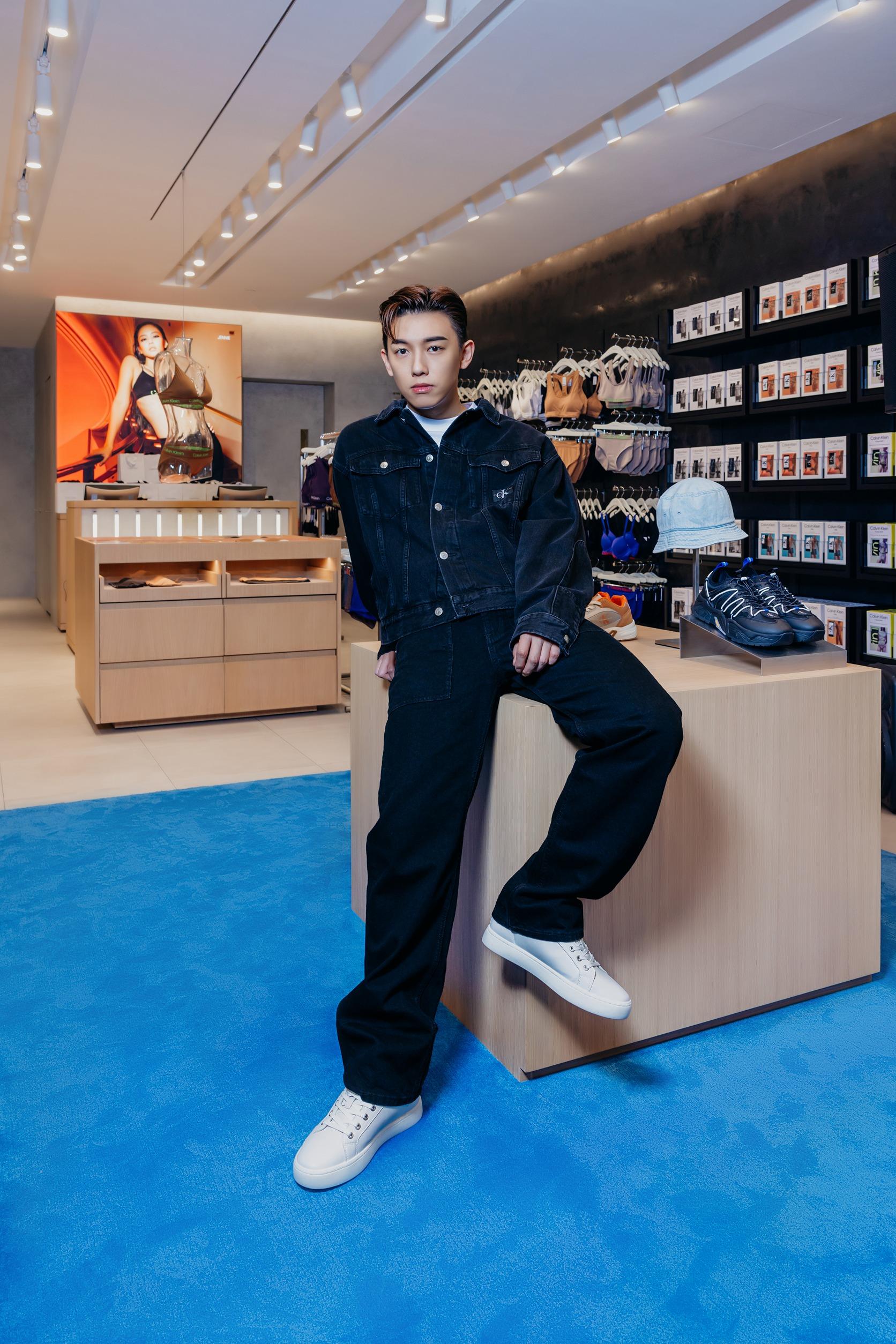 MC張天賦示範Calvin Klein秋季穿搭。